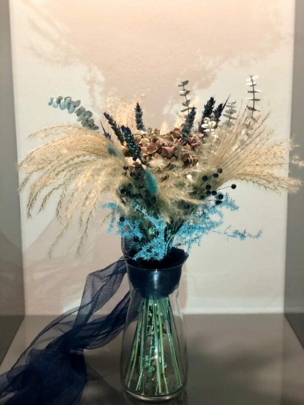 Trockenblumensträuße Trockenblumenstrauß Light blue pastel Pearl bridal bouquet 6