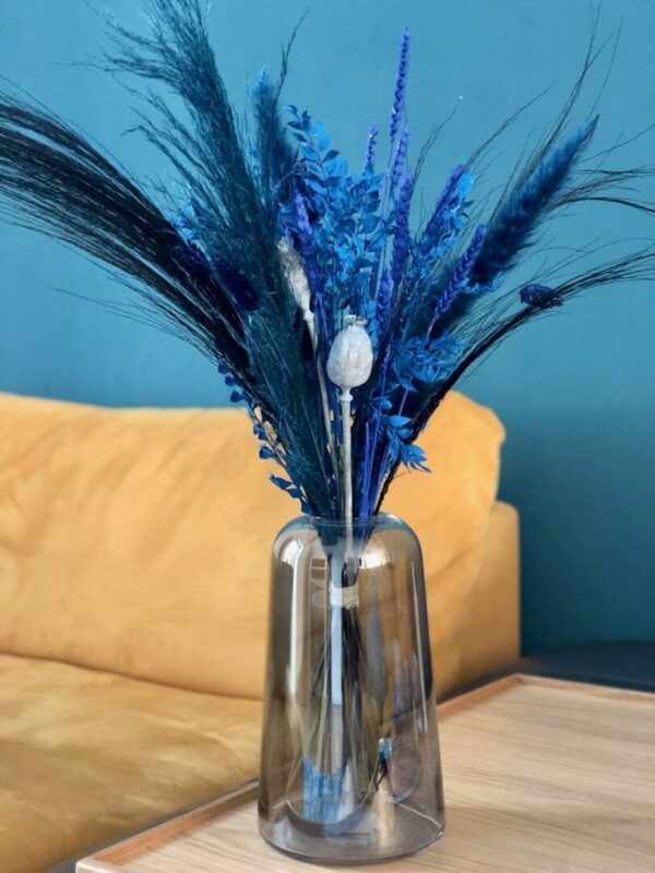 Trockenblumensträuße Trockenblumenstrauß Royal blue Pearl trendiger trockenblumenstrauss 2