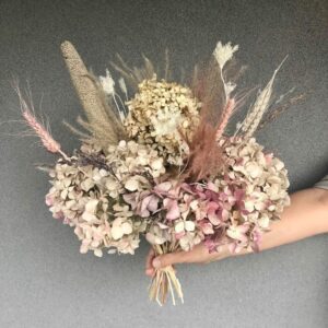 Trockenblumensträuße Trockenblumenstrauß – Hortensia Pearl bridal bouquet